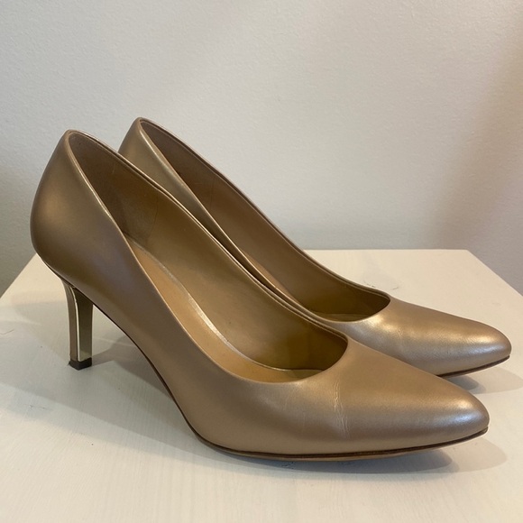 Naturalizer Leather Metallic Gold Pointed Heels - Picture 1 of 13